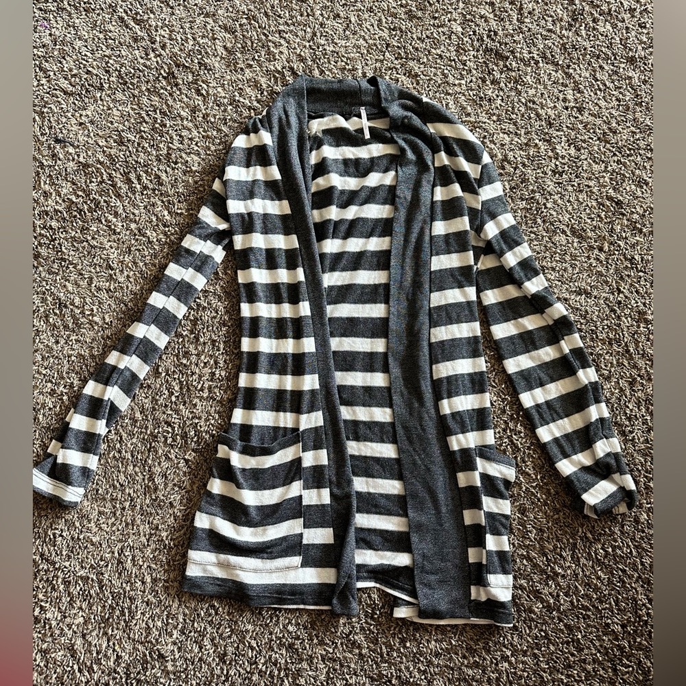 Women’s Cardigan Size Medium